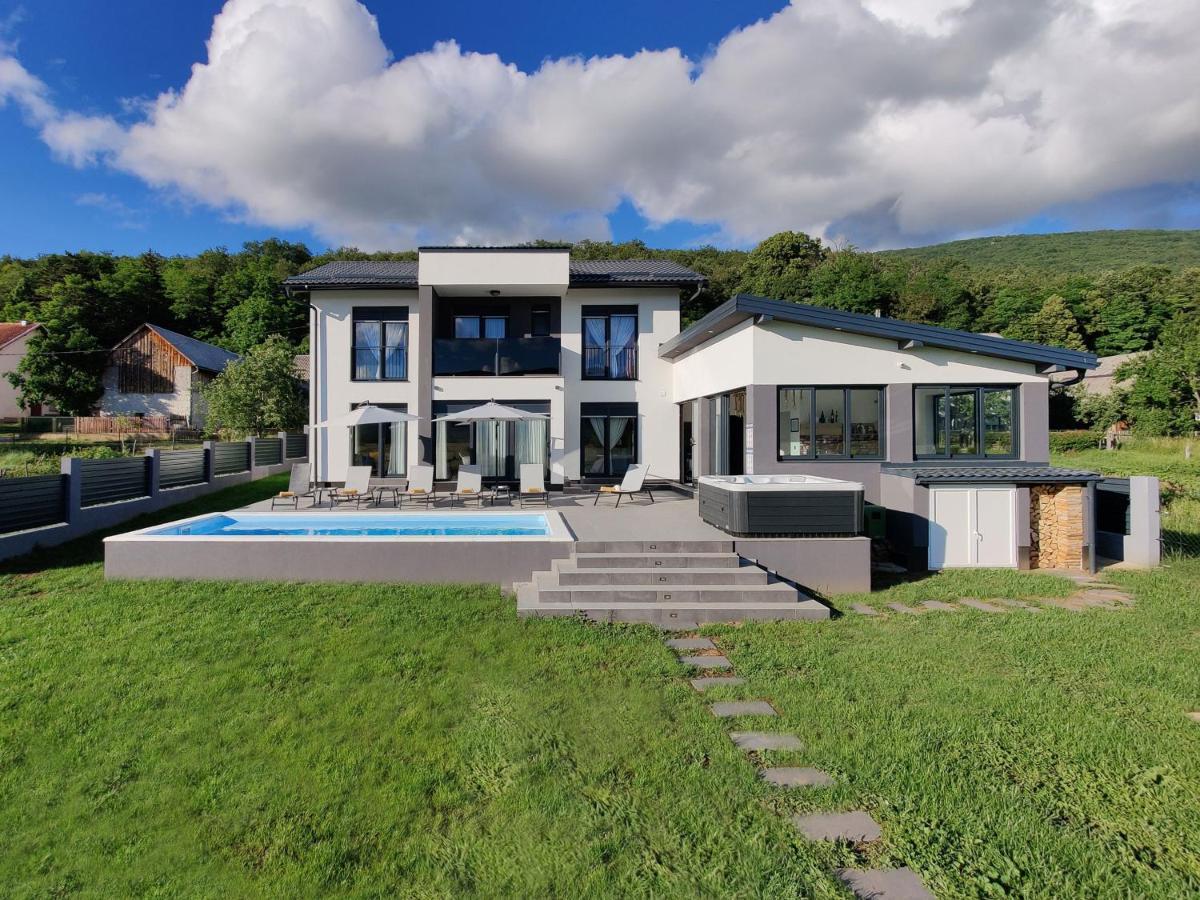 Villa Biser Gacke Sinac Kültér fotó