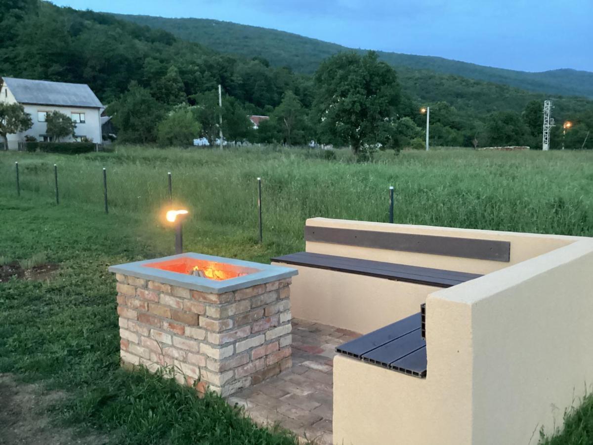 Villa Biser Gacke Sinac Kültér fotó